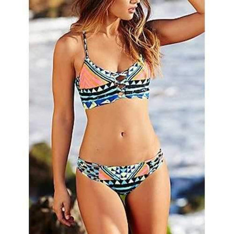 Halter Neck Cut Out Pattern Bikini Set - L